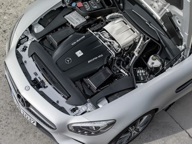 Mercedes поставит AMG двигатели в десять новых моделей этого года